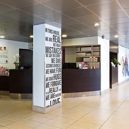 Nuovo Palazzo Di Giustizia מלון 3*