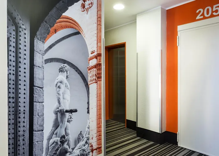 福罗伦萨诺弗豪华食宿酒店 酒店 3*